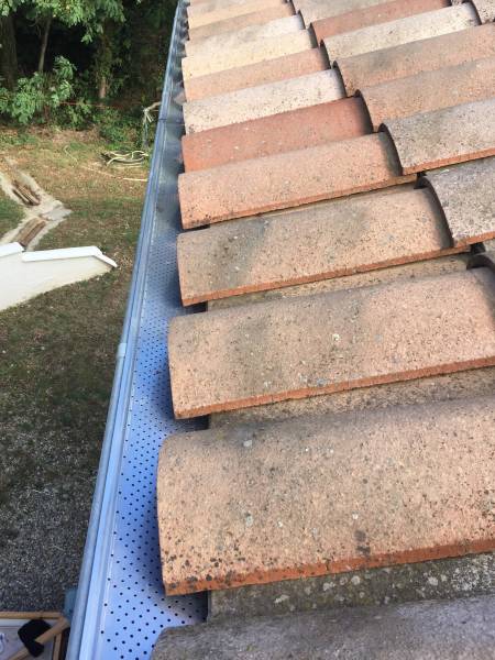 Comment entretenir la toiture de sa maison et éliminer les feuilles mortes à Montélimar 26200