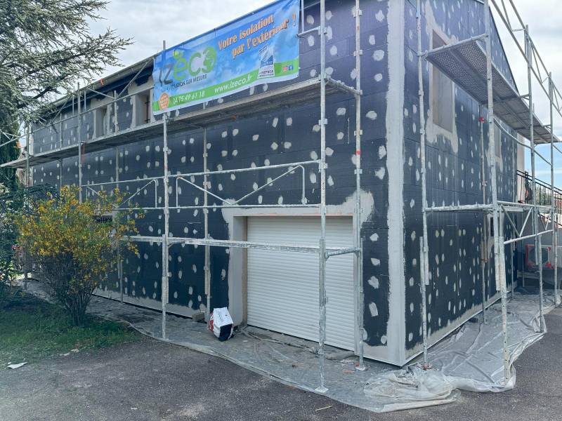 Quelle entreprise compétente fait l'isolation des facades à Aubenas 07000?