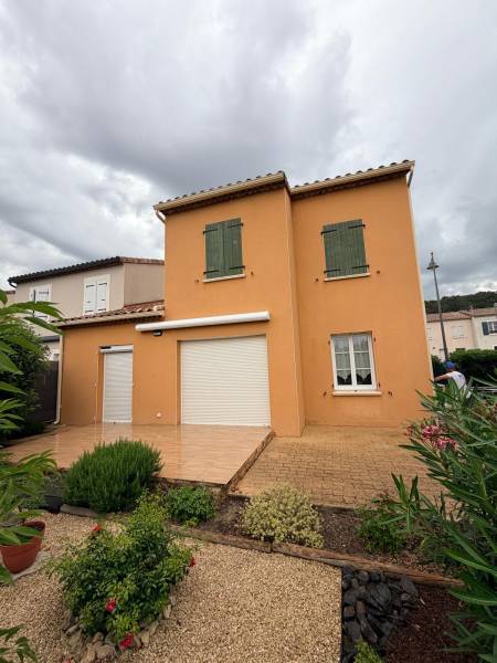 Comment protéger durablement votre façade à Montboucher sur Jabron grâce à un nettoyage hydrofuge ?