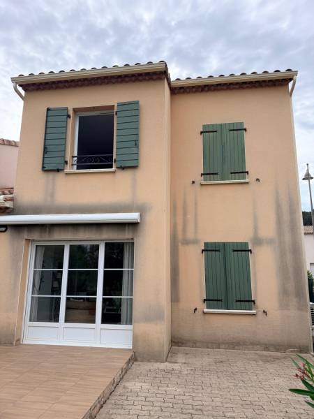 Comment protéger durablement votre façade à Montboucher sur Jabron grâce à un nettoyage hydrofuge ?