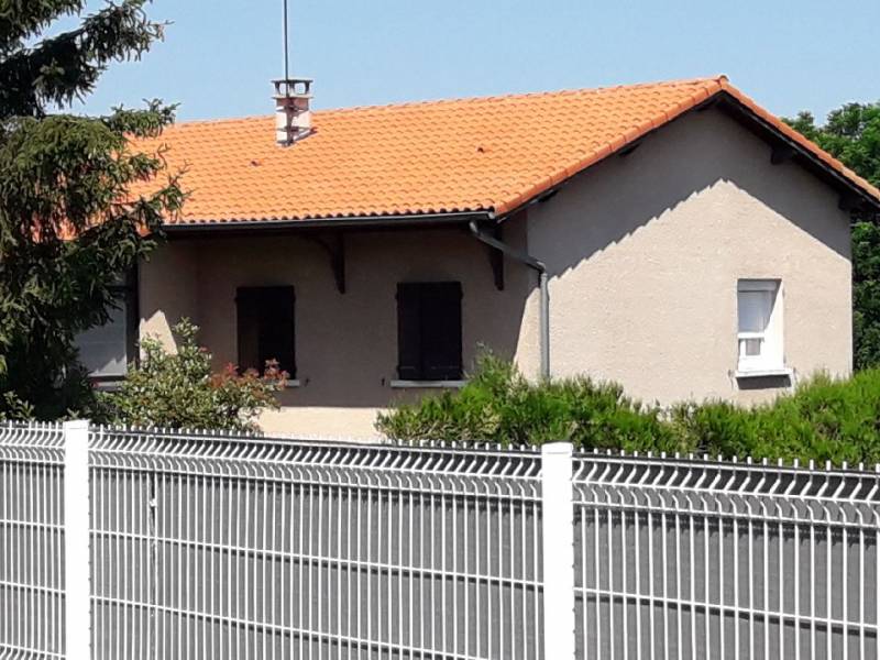 Prix pour nettoyer sa toiture à ST BARTHELEMY DE VALS 26240